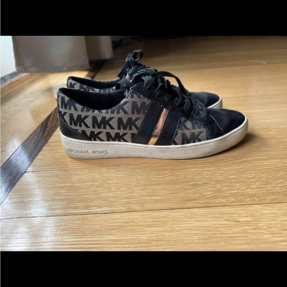 MK sneakers 7M